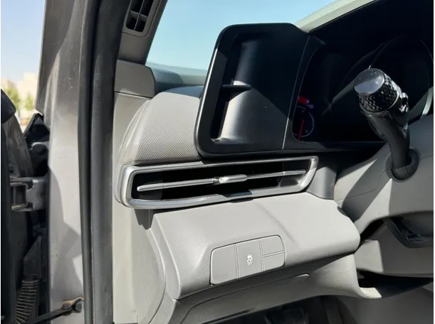 Car image 22