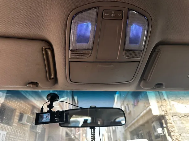 Car image 24