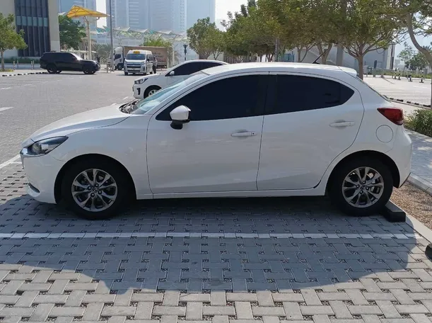 Car image 4