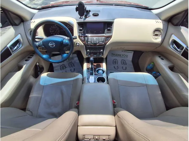 Car image 15