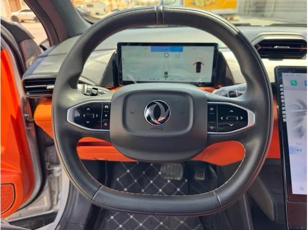 Car image 17
