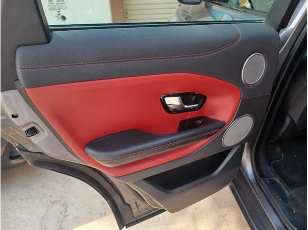 Car image 13
