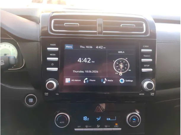 Car image 18