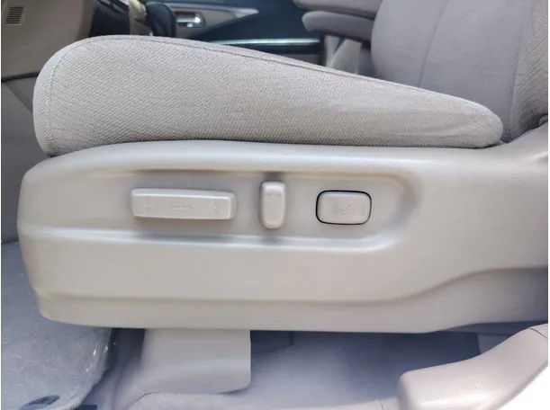Car image 28
