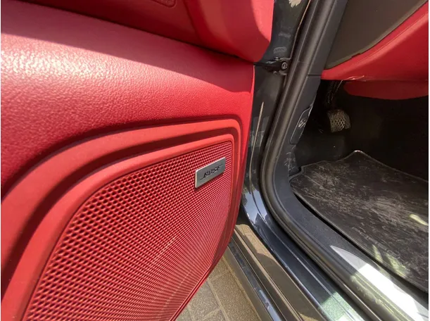 Car image 27