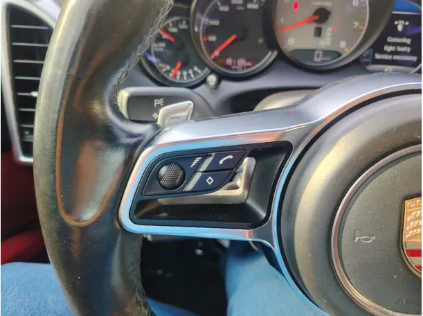 Car image 34
