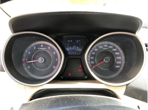 Car image 17