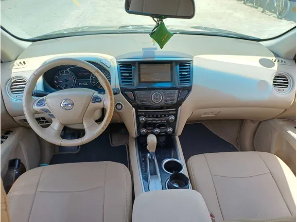 Car image 17