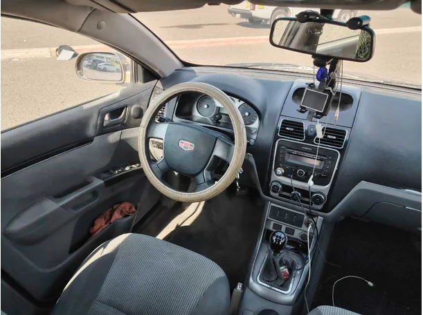 Car image 17