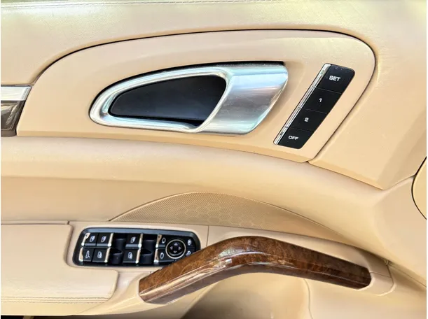 Car image 24