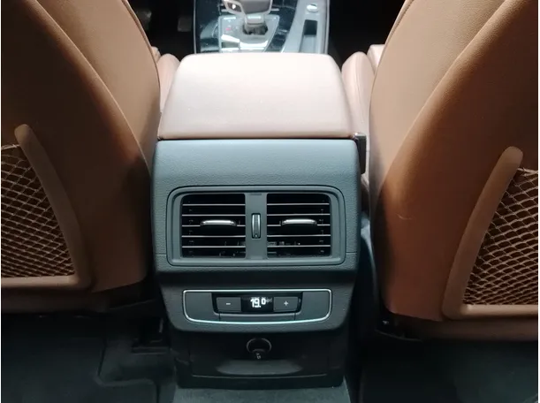 Car image 38