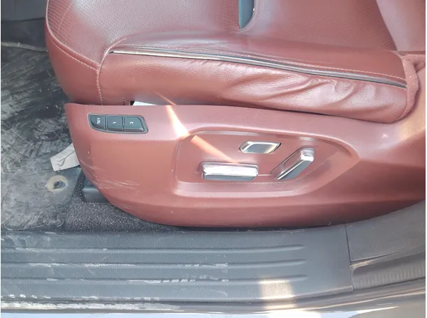 Car image 33