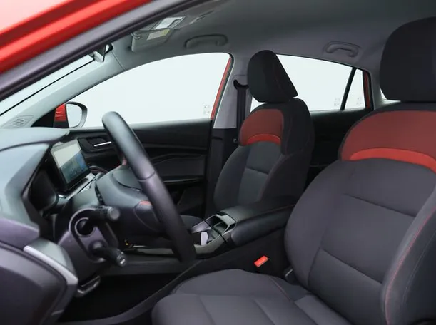 Car image 8
