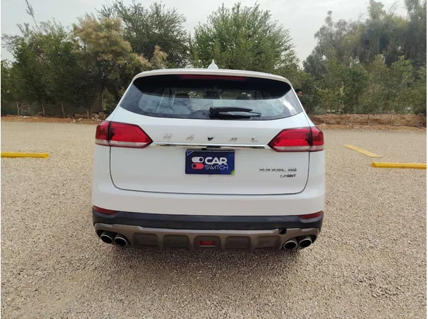 Car image 6