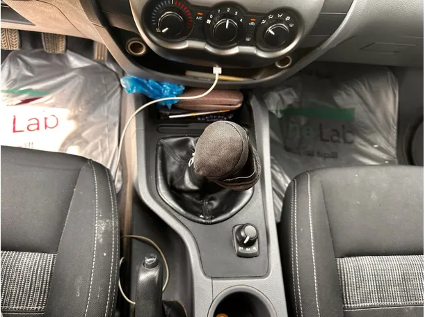 Car image 17