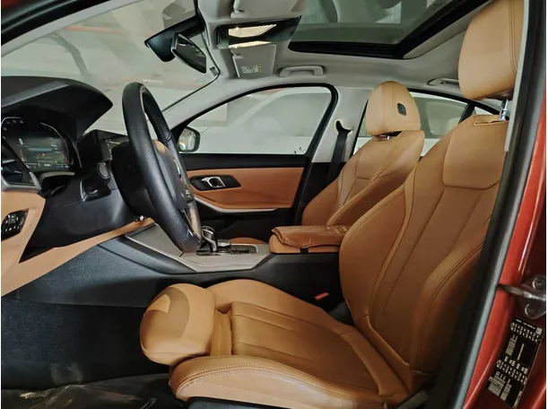 Car image 13