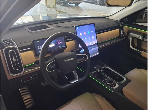 Car image 11