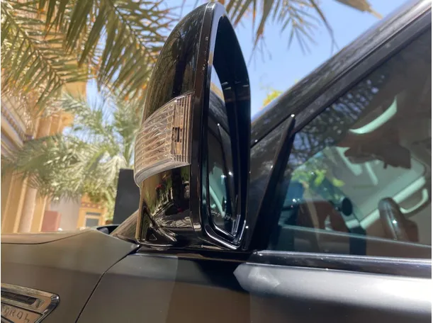 Car image 23