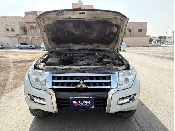 Car image 25