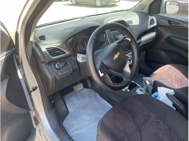 Car image 10