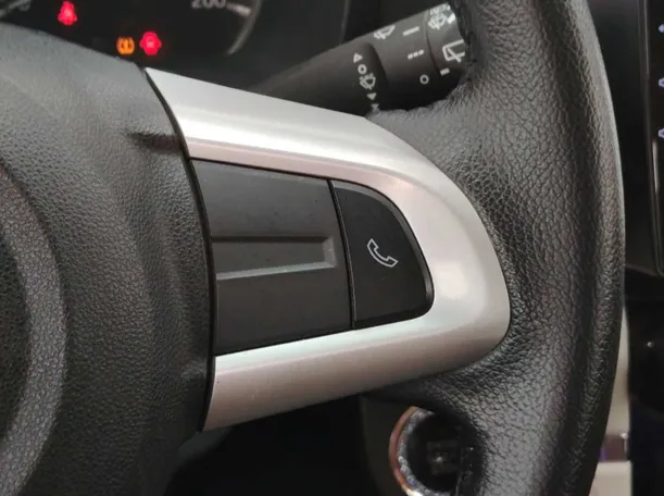 Car image 28