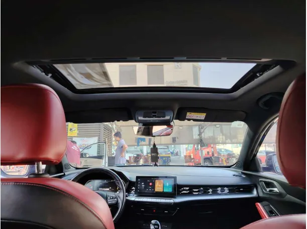 Car image 18