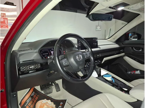Car image 10