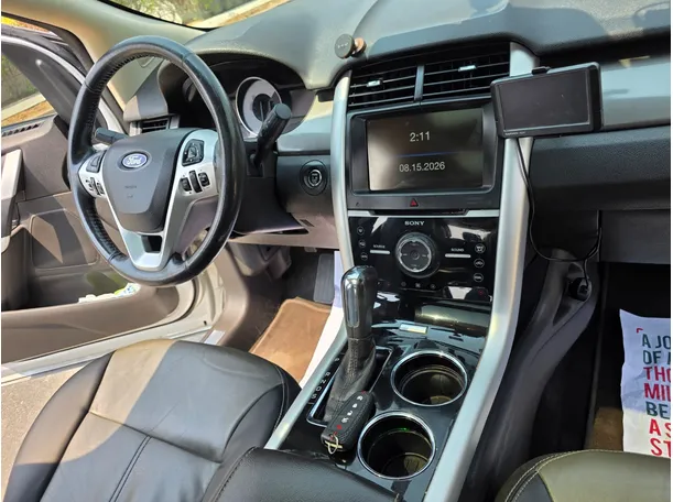 Car image 5
