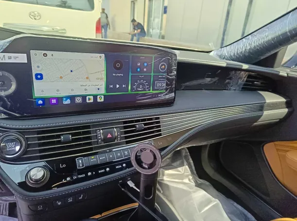 Car image 26
