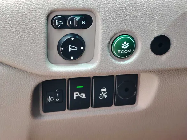 Car image 27