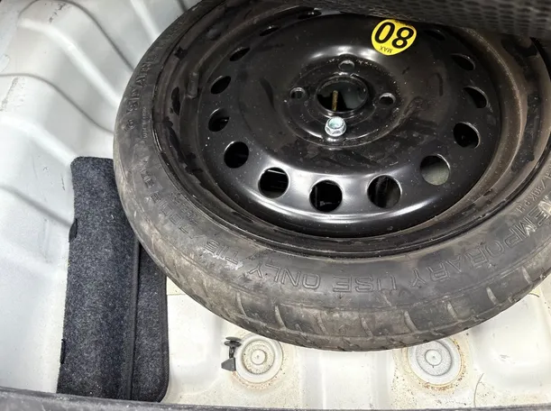 Car image 28
