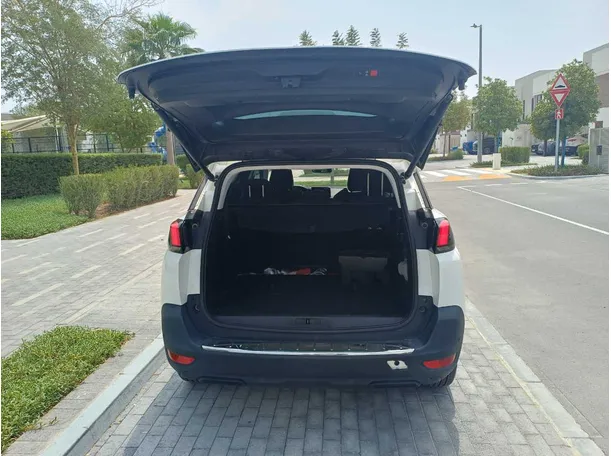 Car image 22