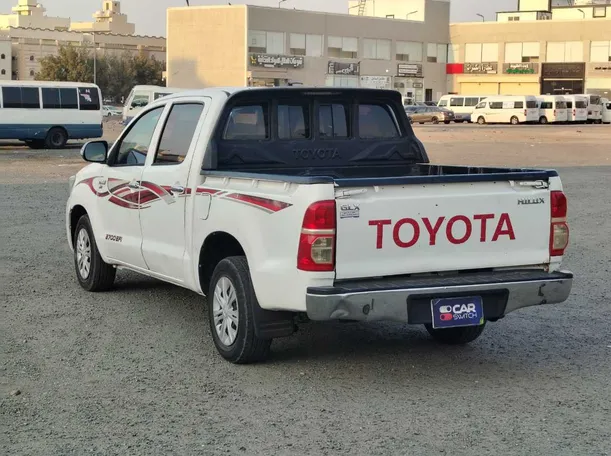 Car image 7