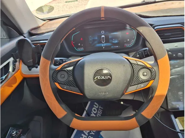 Car image 18