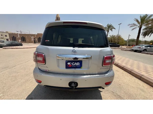 Car image 6