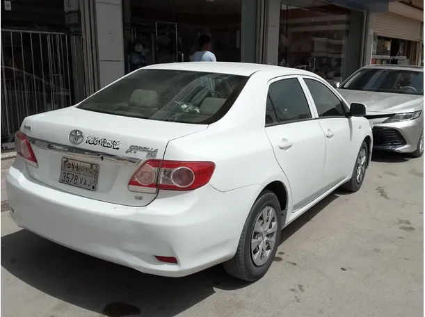 Car image 11