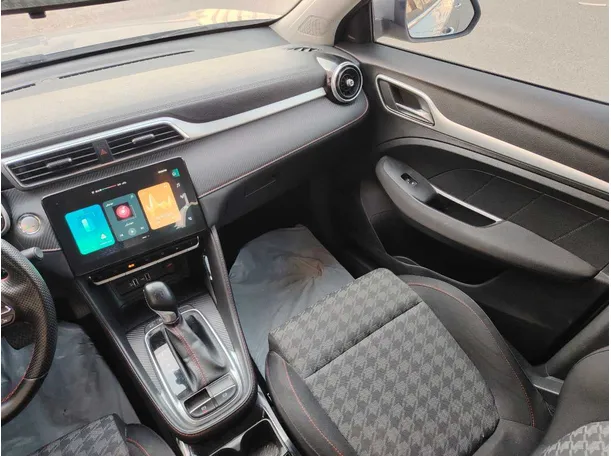 Car image 27