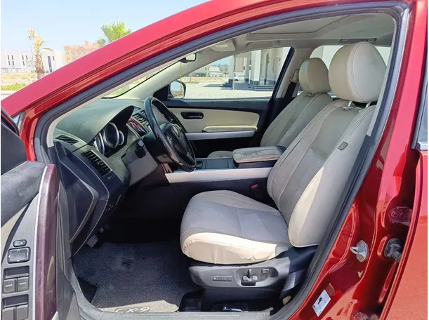 Car image 14