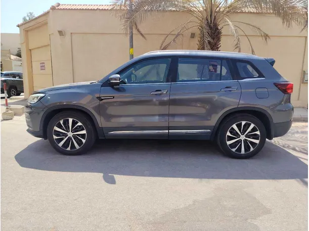 Car image 8