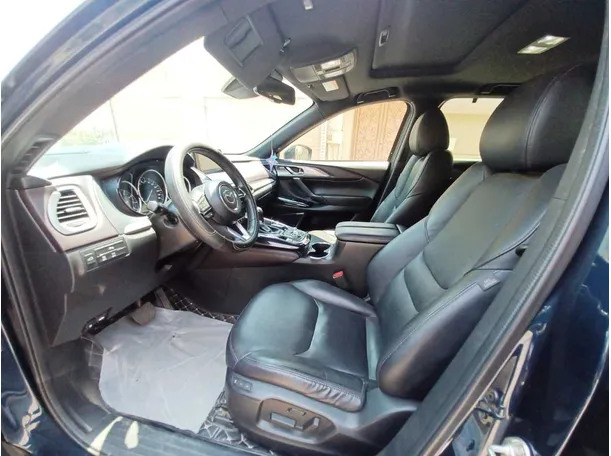 Car image 11