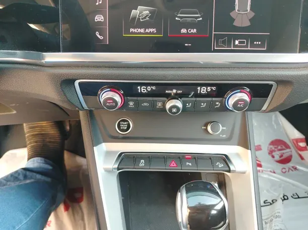 Car image 27