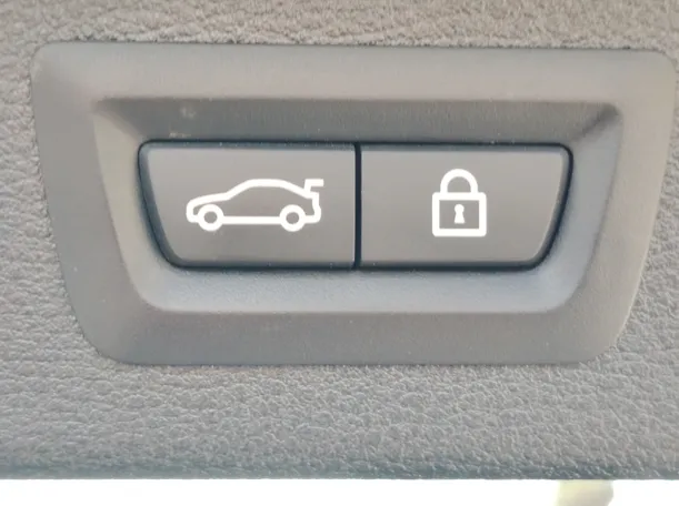 Car image 36