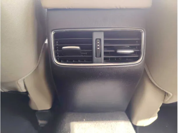 Car image 29
