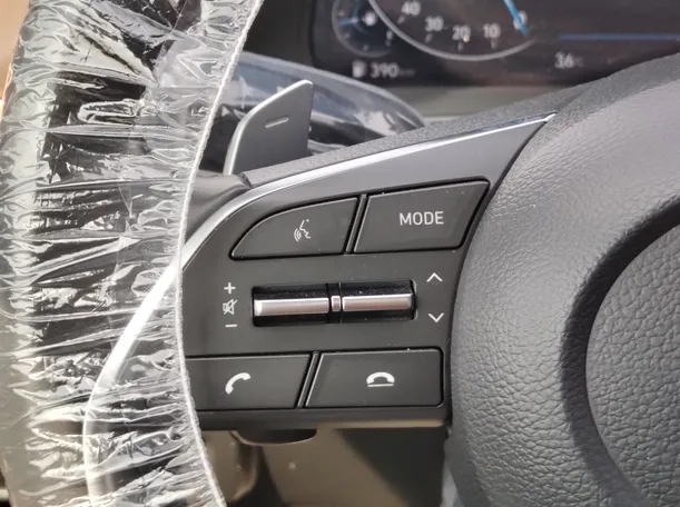 Car image 24