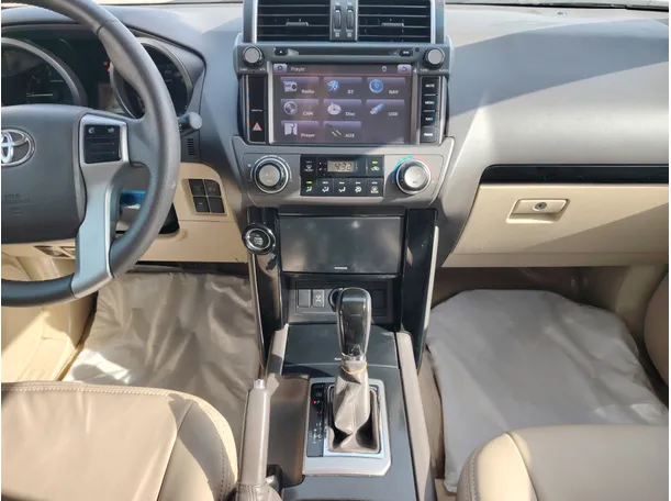 Car image 17
