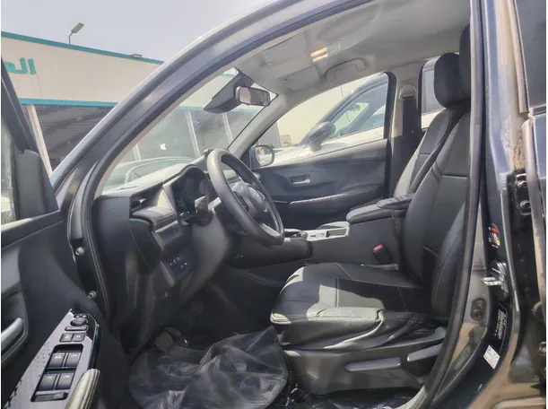 Car image 12