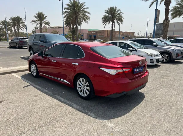 Car image 7