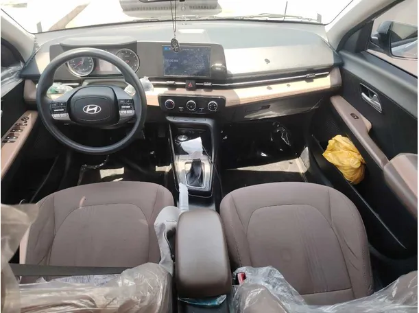 Car image 20