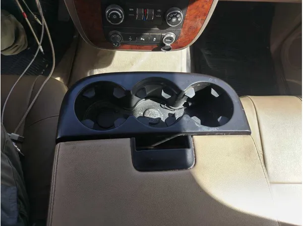 Car image 27