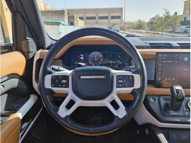 Car image 19